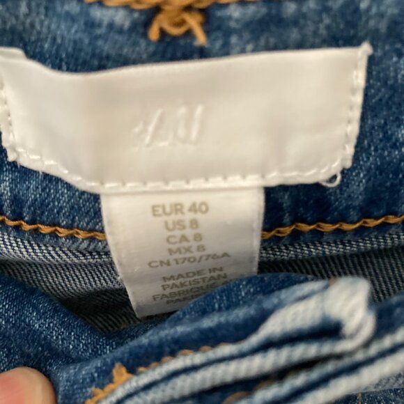 H&M Jean Shorts Size 8 Cut Off - Picture 3 of 4